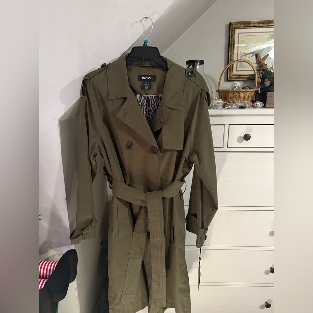 DKNY olive green  belted trench with leopard lining NWT